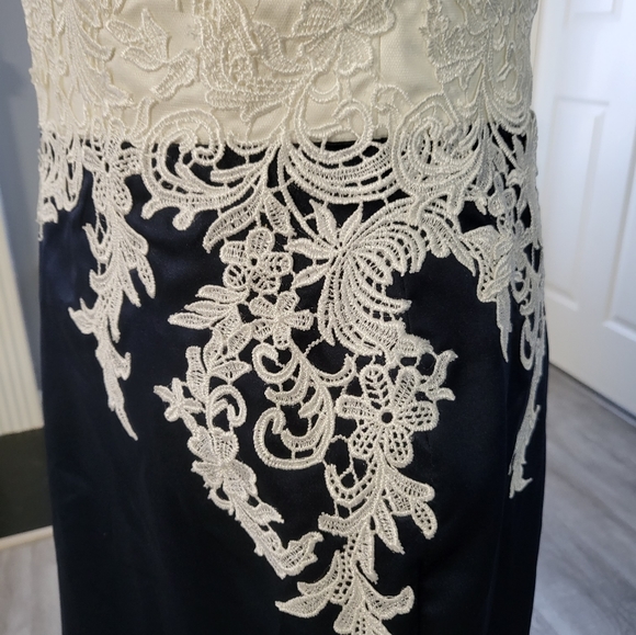 Prom-Formal Long Dress - Picture 9 of 15